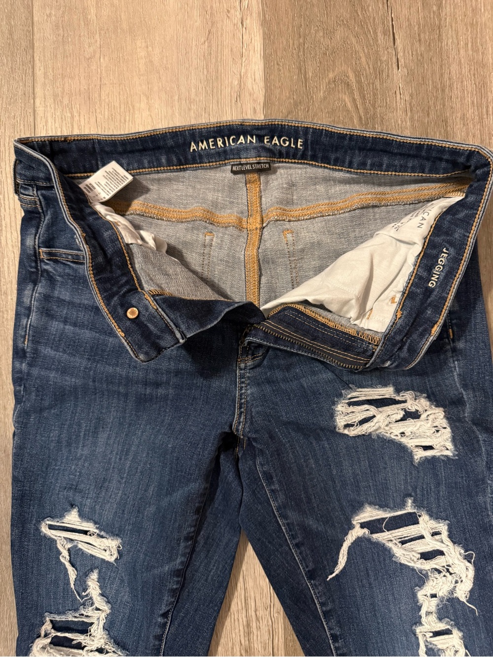 American Eagle Outfitters Dark Indigo Distressed Women’s Jeggings